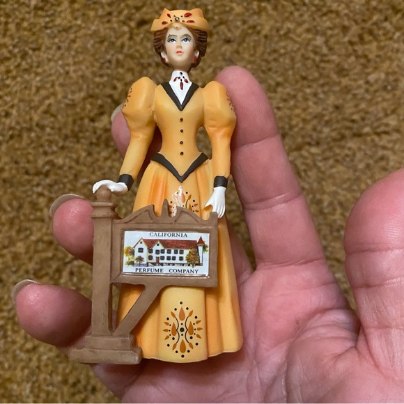 Avon Other - Mini Statue